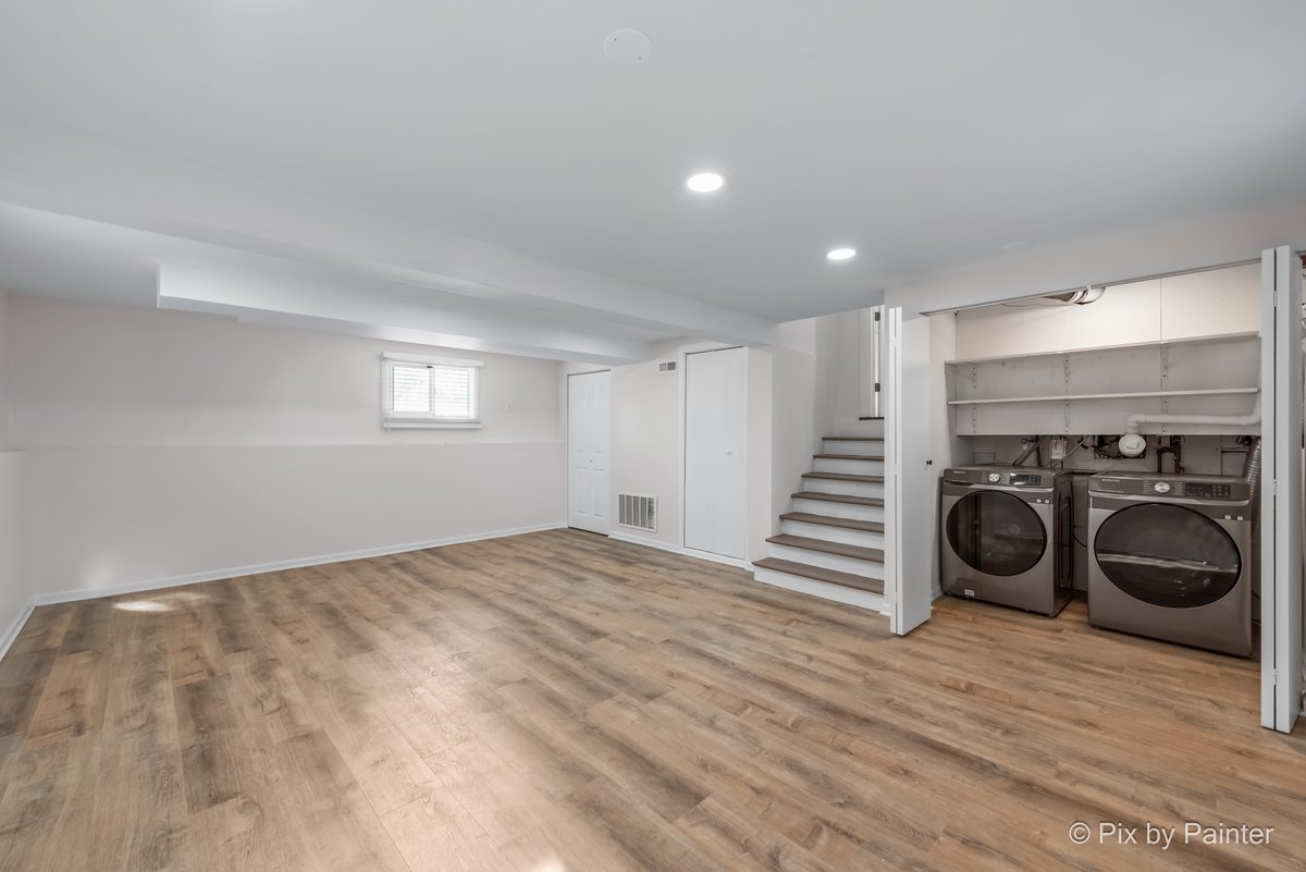 1019 Maple Street, Lake In The Hills, IL 60156