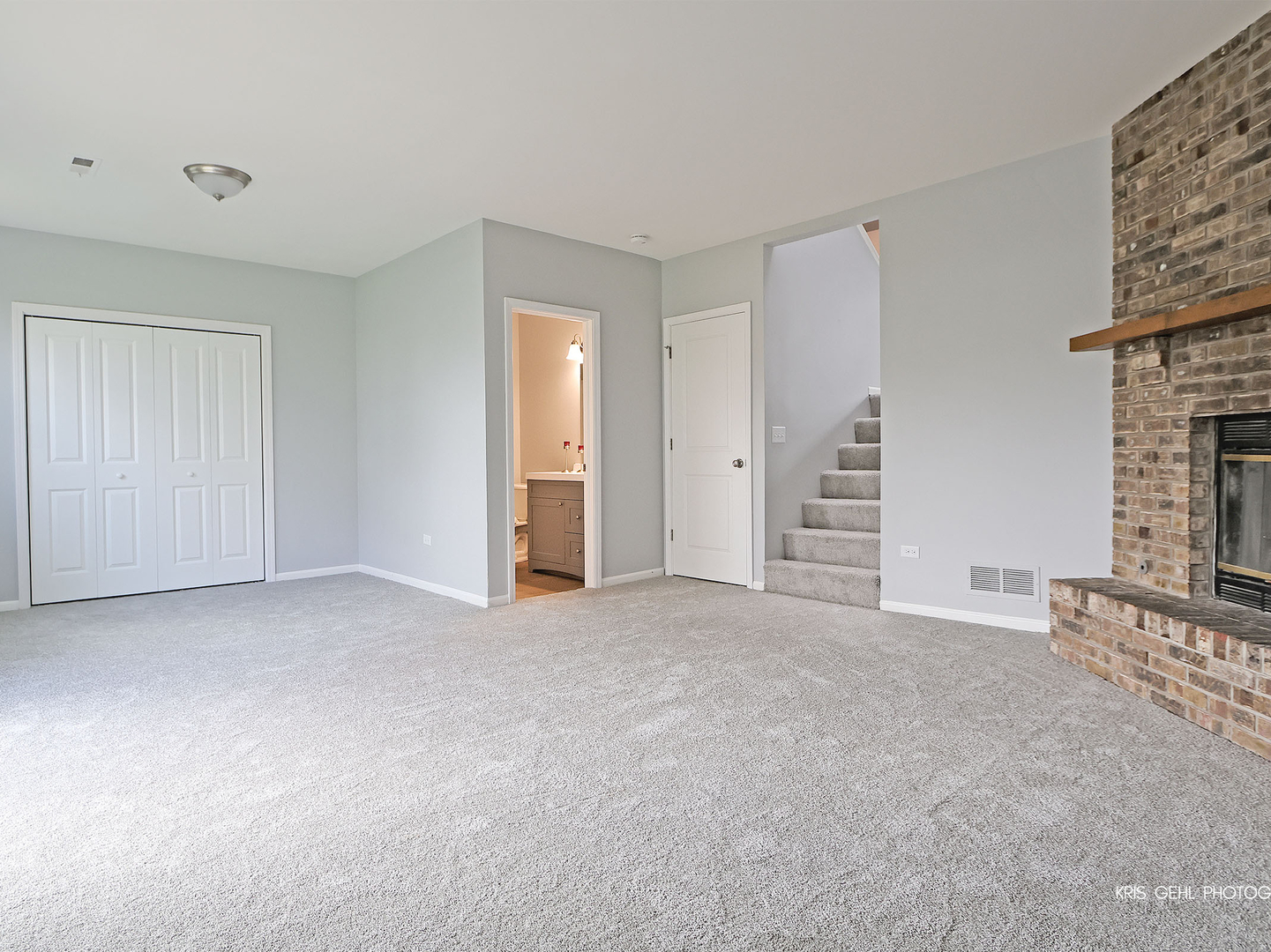 972 Pleasant Street, Woodstock, IL 60098