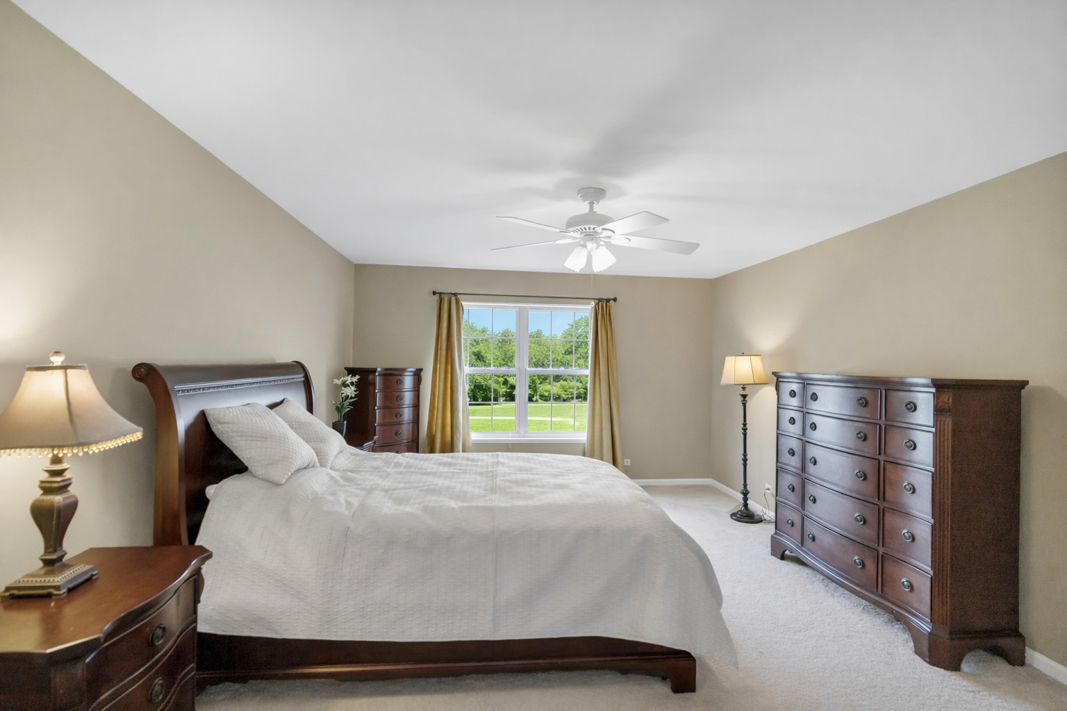 176 Woodland Park Circle, Gilberts, IL 60136