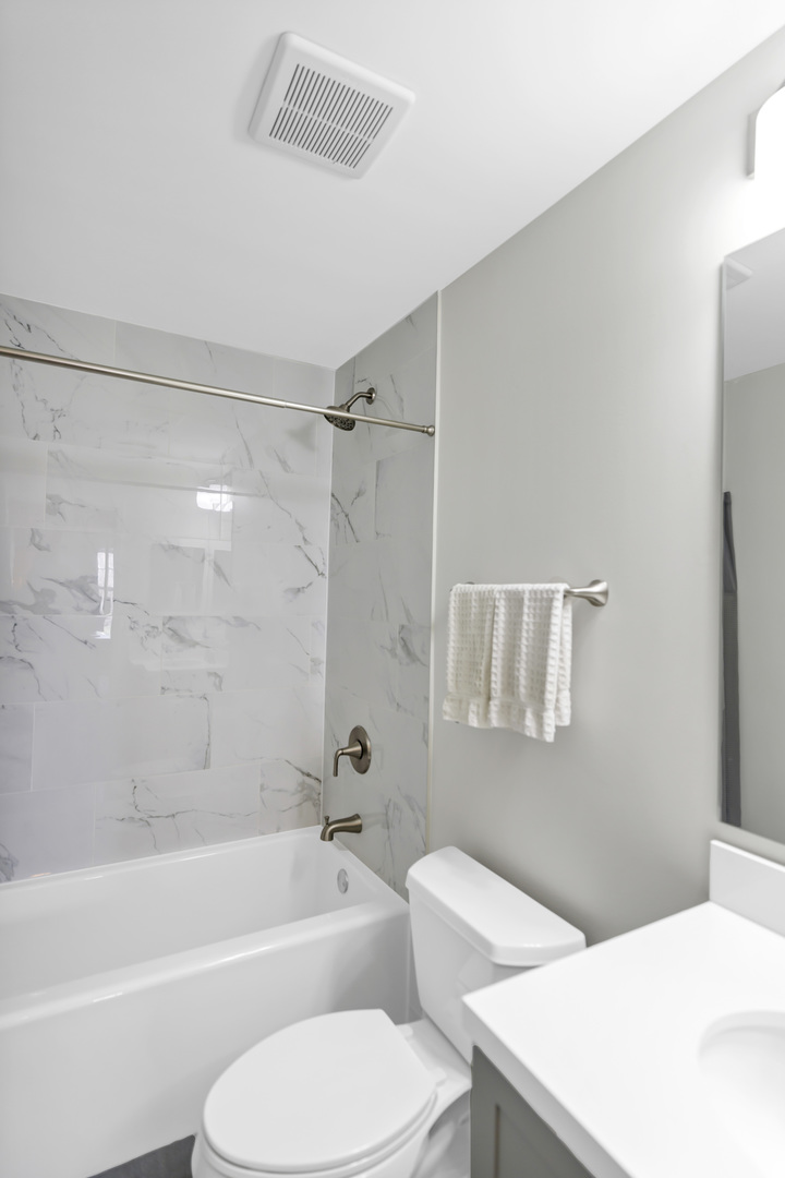 176 Woodland Park Circle, Gilberts, IL 60136