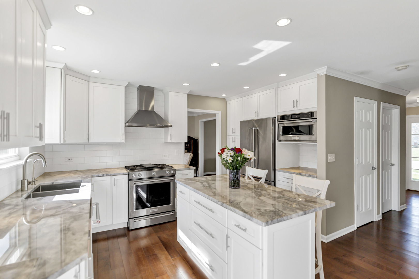 176 Woodland Park Circle, Gilberts, IL 60136