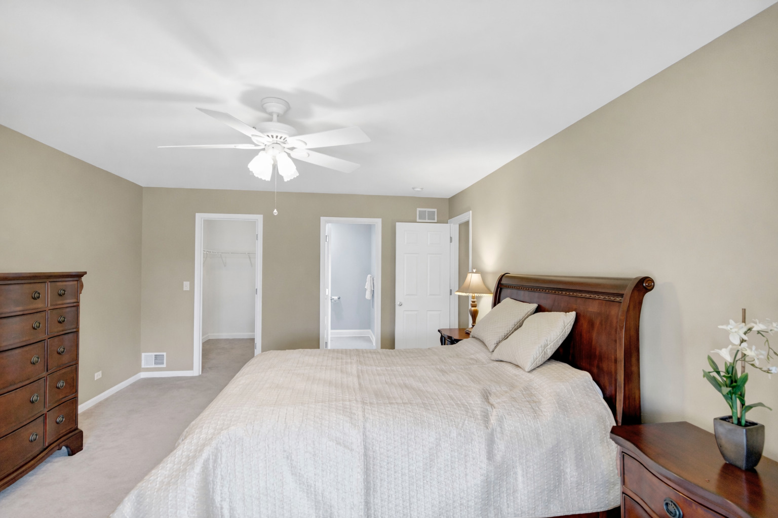 176 Woodland Park Circle, Gilberts, IL 60136