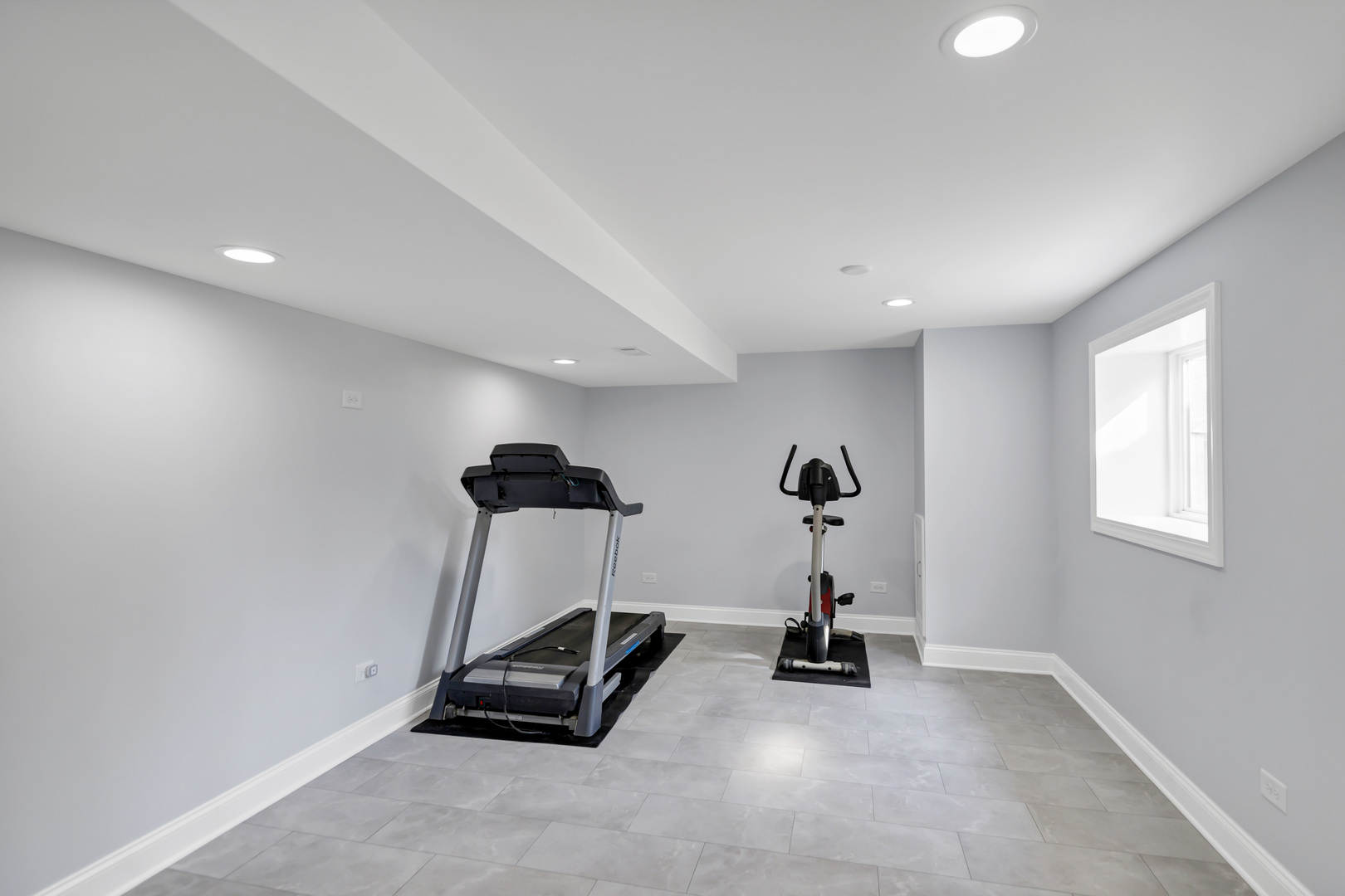 176 Woodland Park Circle, Gilberts, IL 60136