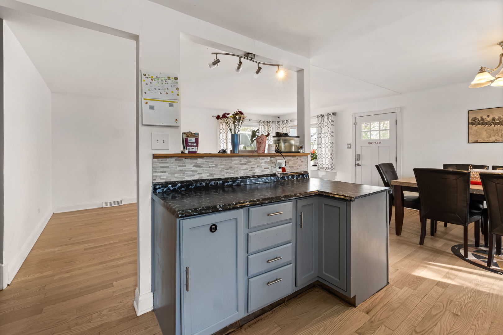 6140 W 99th Street, Oak Lawn, IL 60453