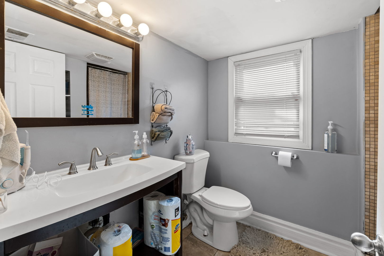 6140 W 99th Street, Oak Lawn, IL 60453