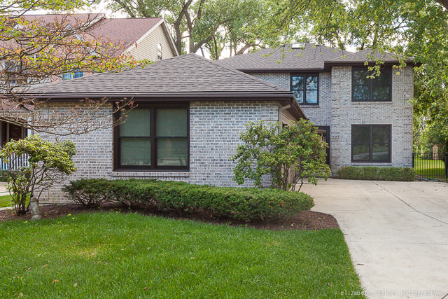 Clarendon Hills, IL 60514