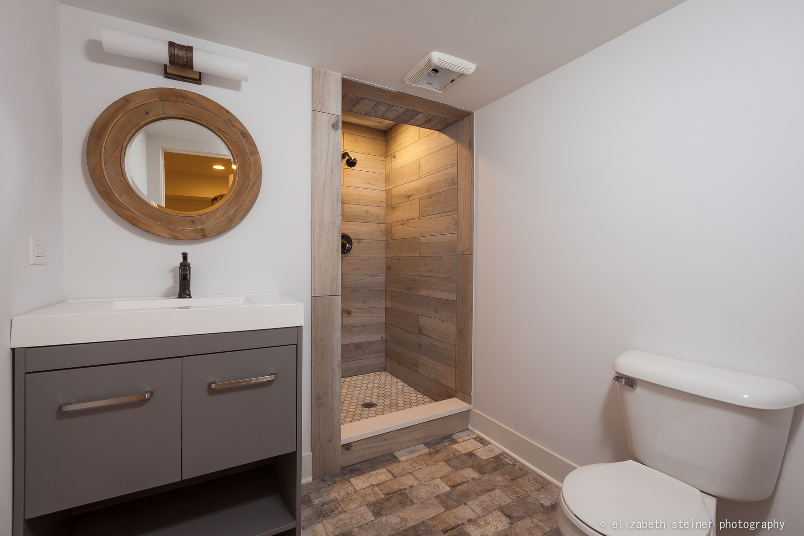 Clarendon Hills, IL 60514