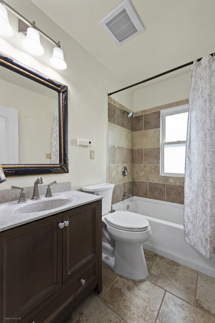 128 Independence Avenue, Joliet, IL 60433