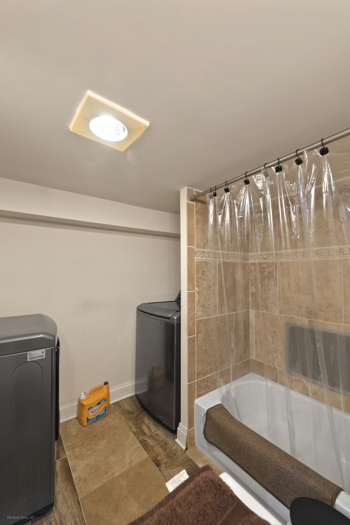 128 Independence Avenue, Joliet, IL 60433