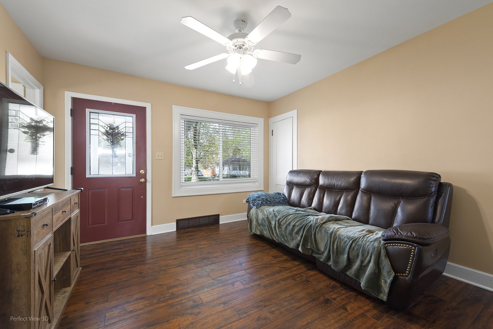 128 Independence Avenue, Joliet, IL 60433