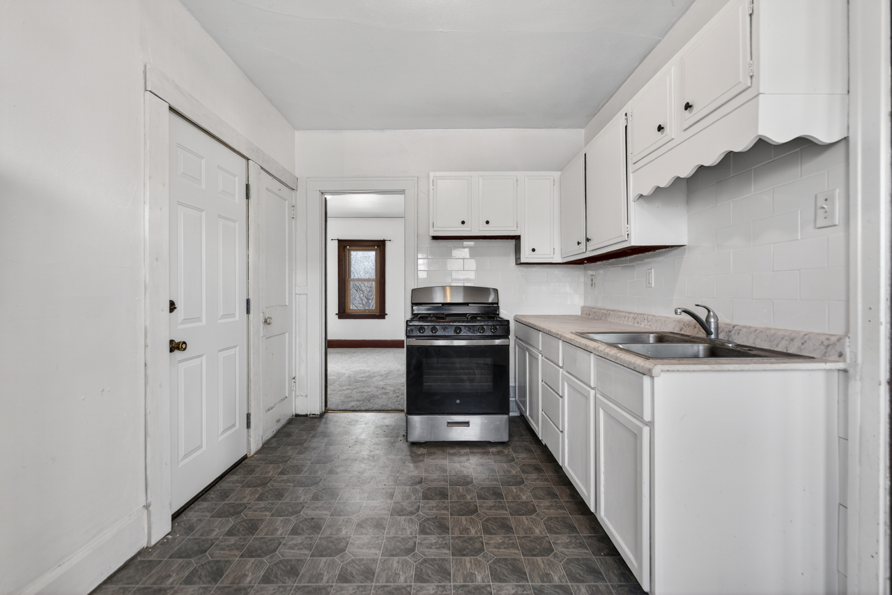 1509 16th Avenue, Rockford, IL 61104