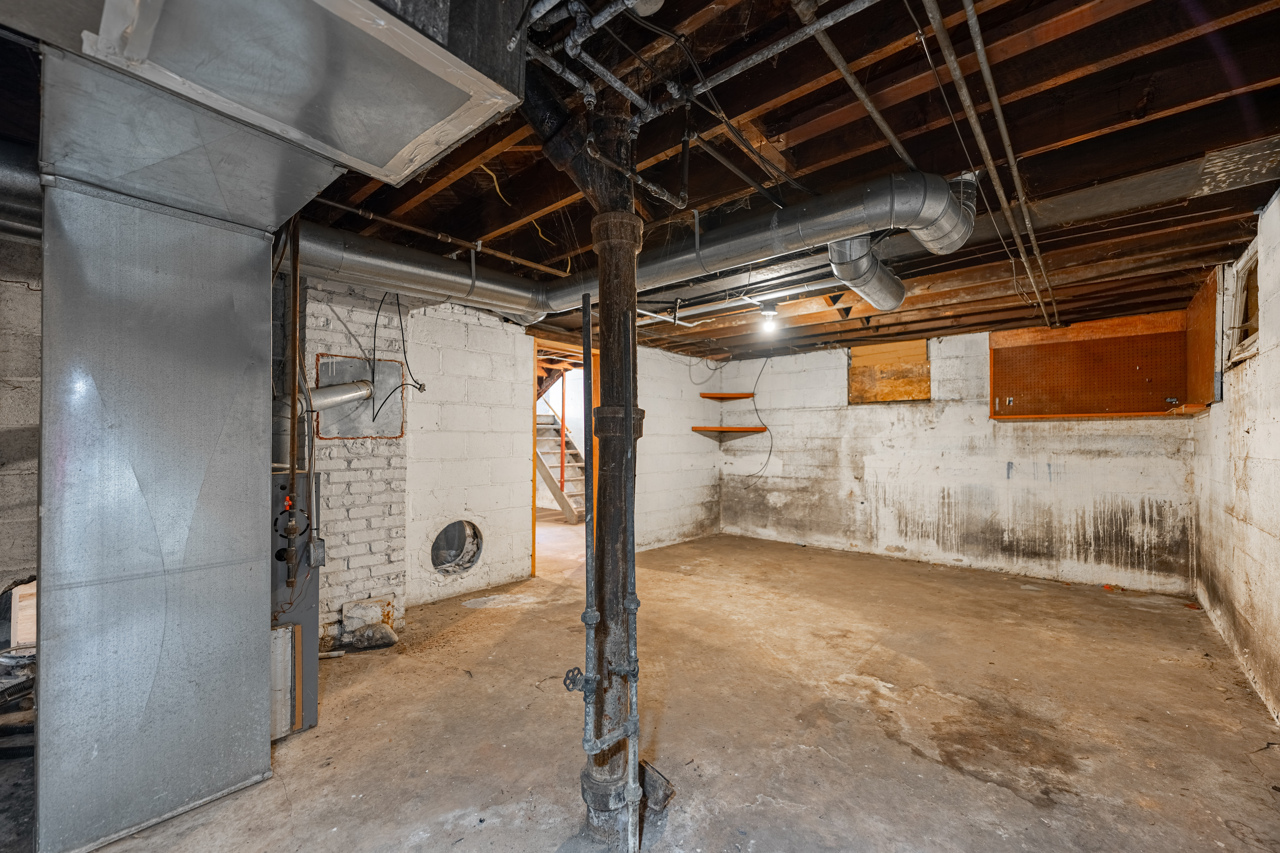 1509 16th Avenue, Rockford, IL 61104