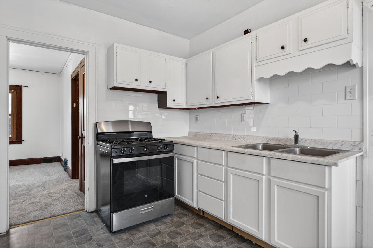 1509 16th Avenue, Rockford, IL 61104