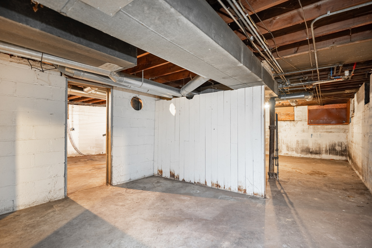 1509 16th Avenue, Rockford, IL 61104