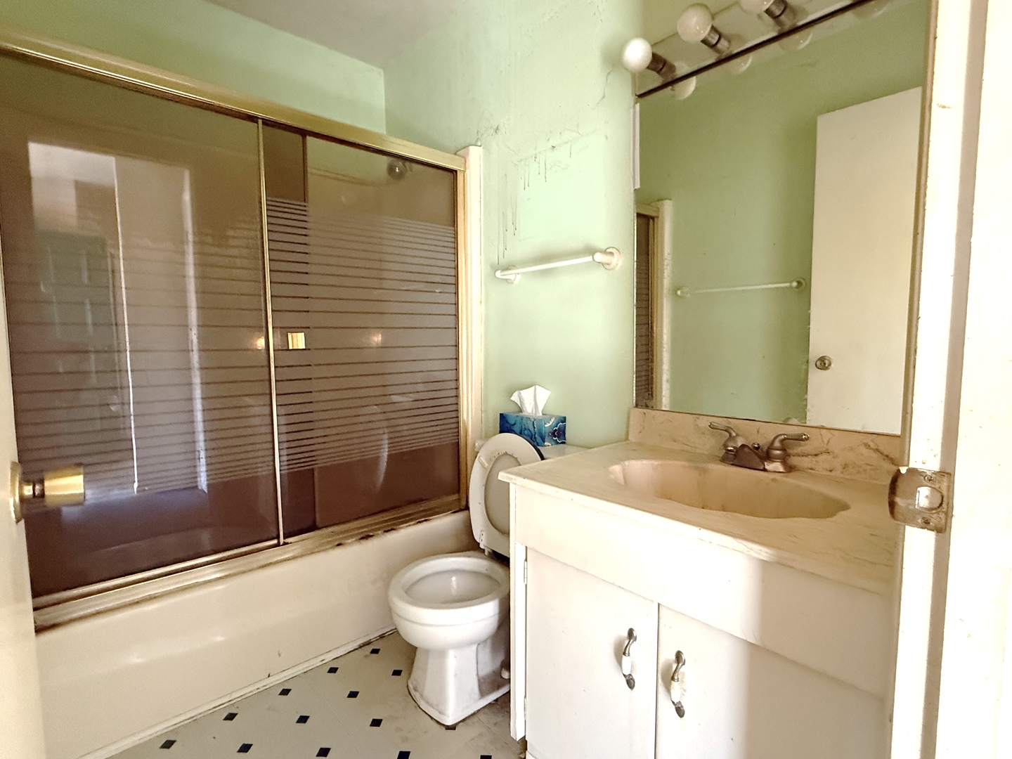 931 Chase Court, Gurnee, IL 60031