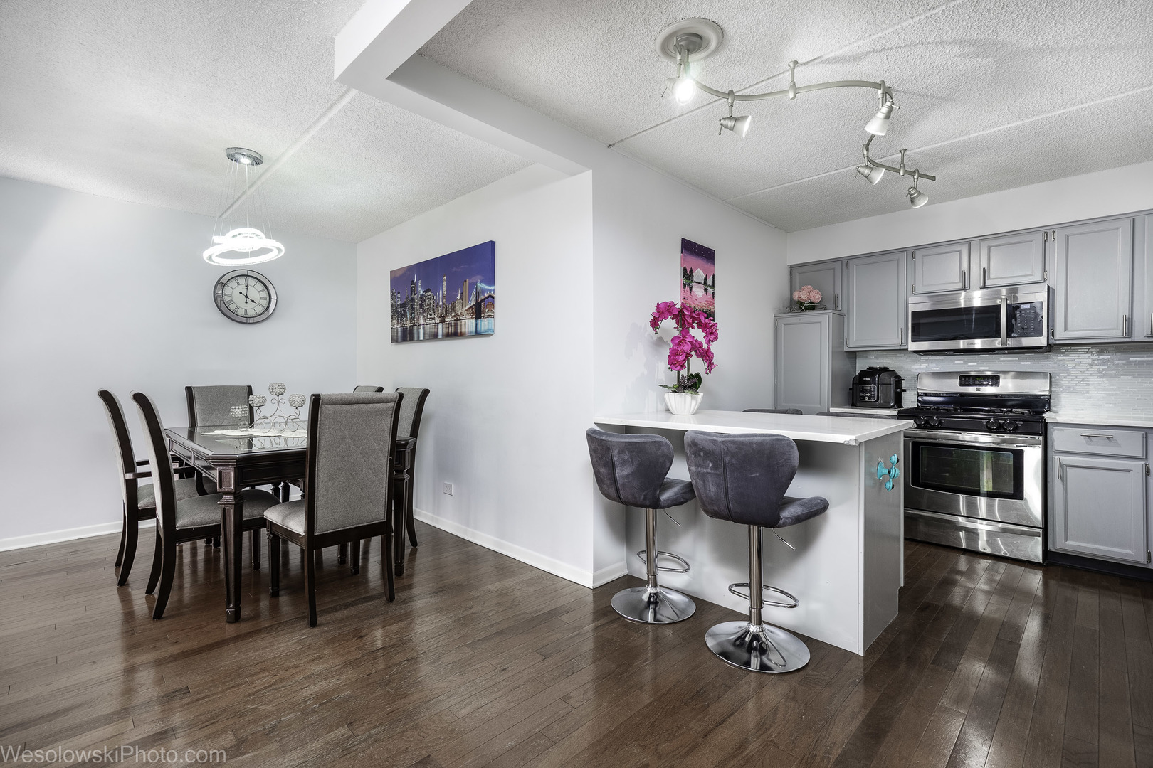 4106 N Narragansett Avenue #208, Chicago, IL 60634