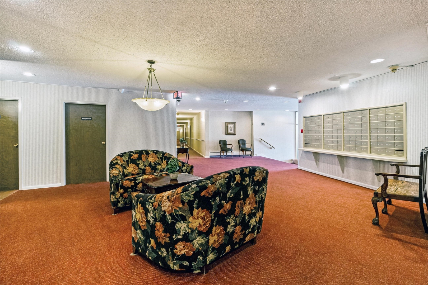 945 E Kenilworth Avenue #419, Palatine, IL 60074