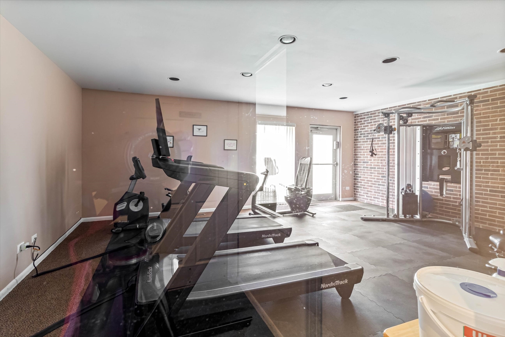 945 E Kenilworth Avenue #419, Palatine, IL 60074