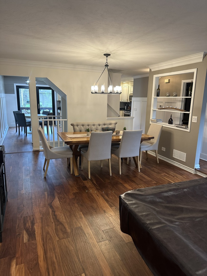 32 White Oak Circle #0, St. Charles, IL 60174