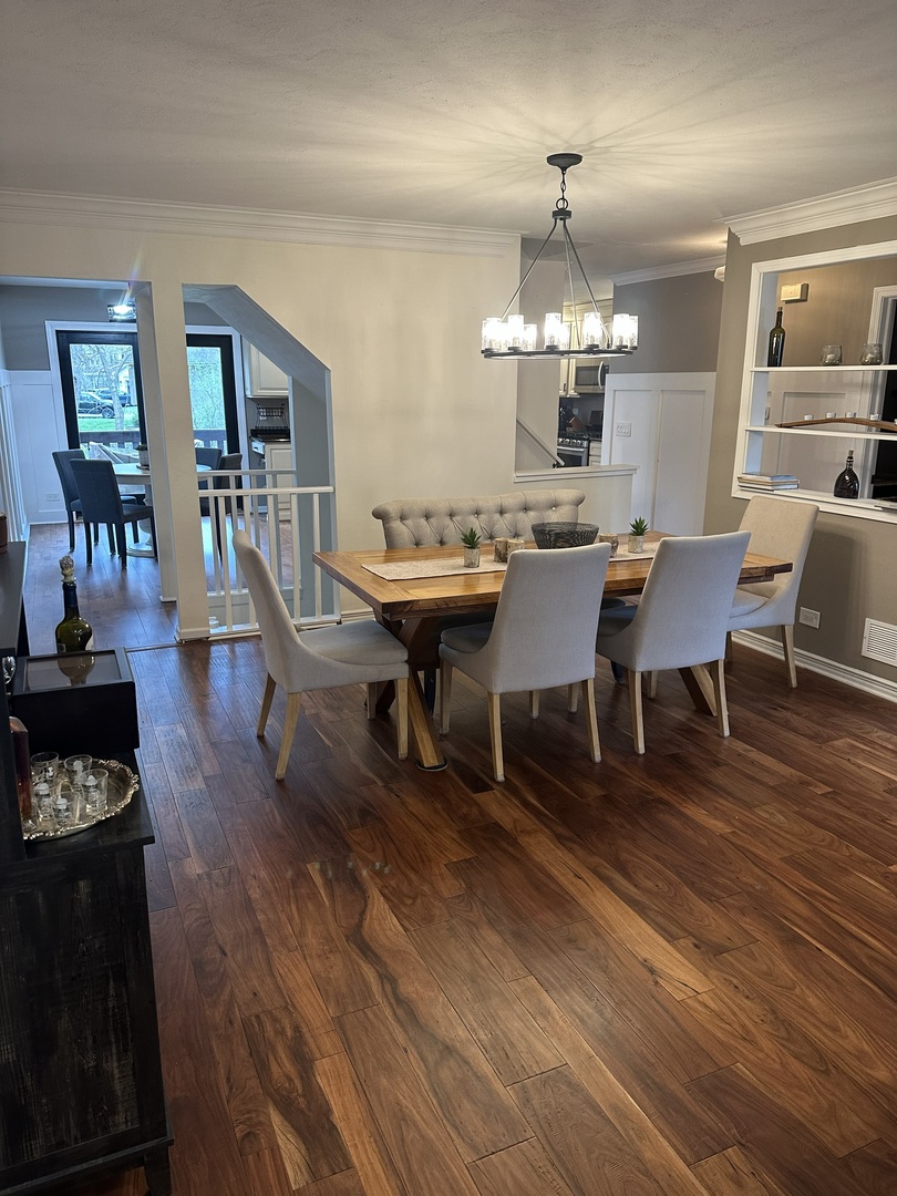 32 White Oak Circle #0, St. Charles, IL 60174