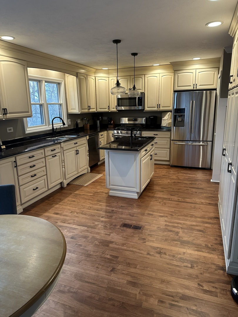 32 White Oak Circle #0, St. Charles, IL 60174