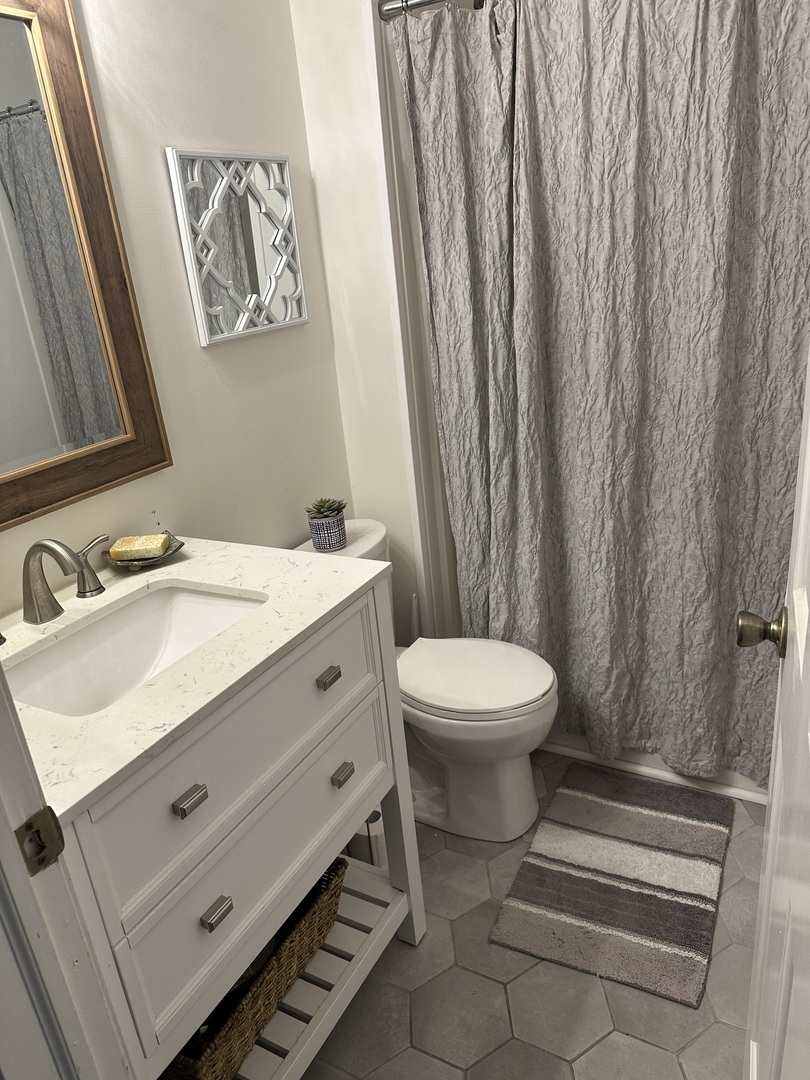 32 White Oak Circle #0, St. Charles, IL 60174