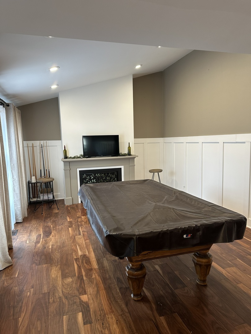 32 White Oak Circle #0, St. Charles, IL 60174