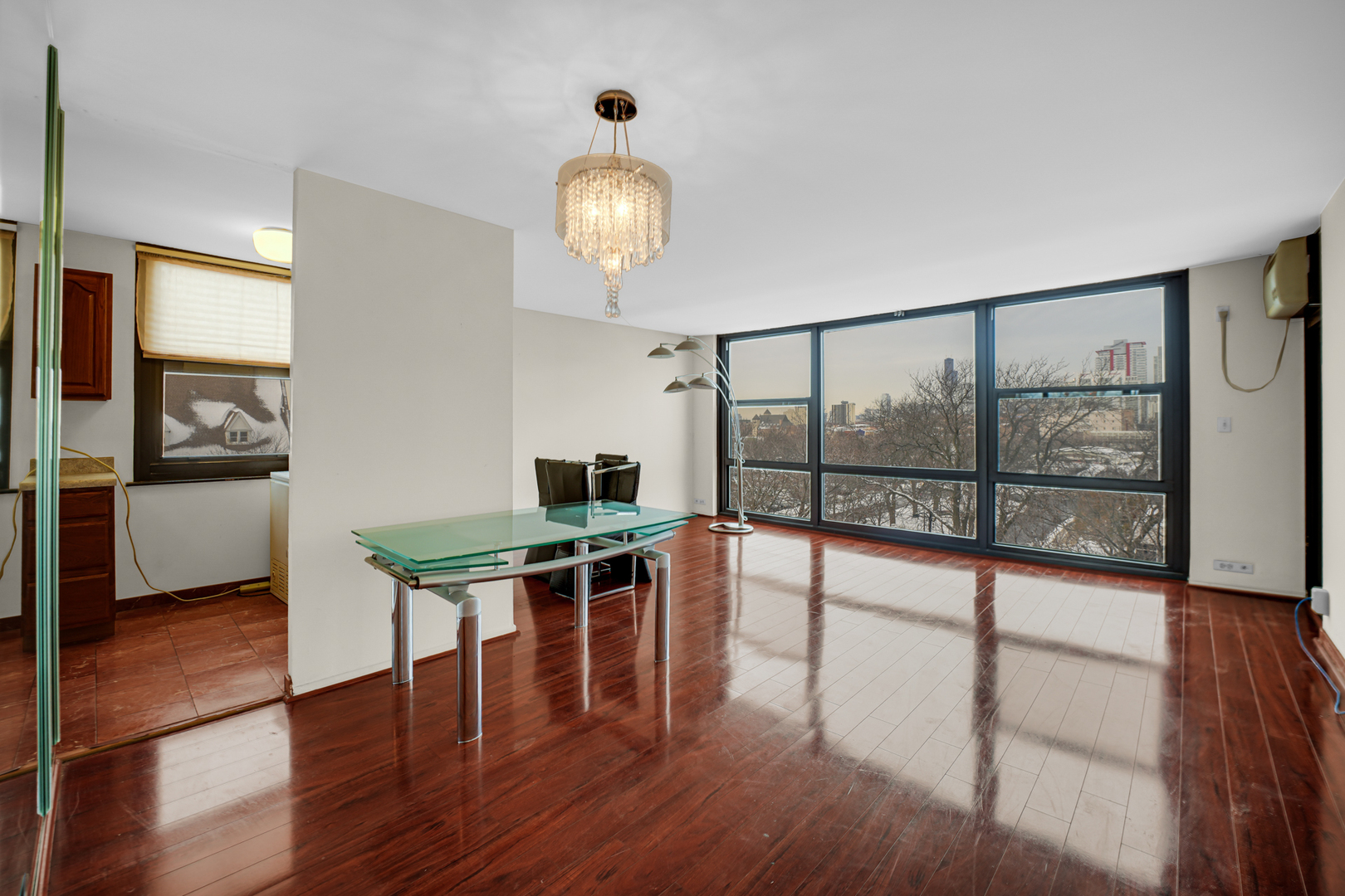 2605 S Indiana Avenue #402, Chicago, IL 60616