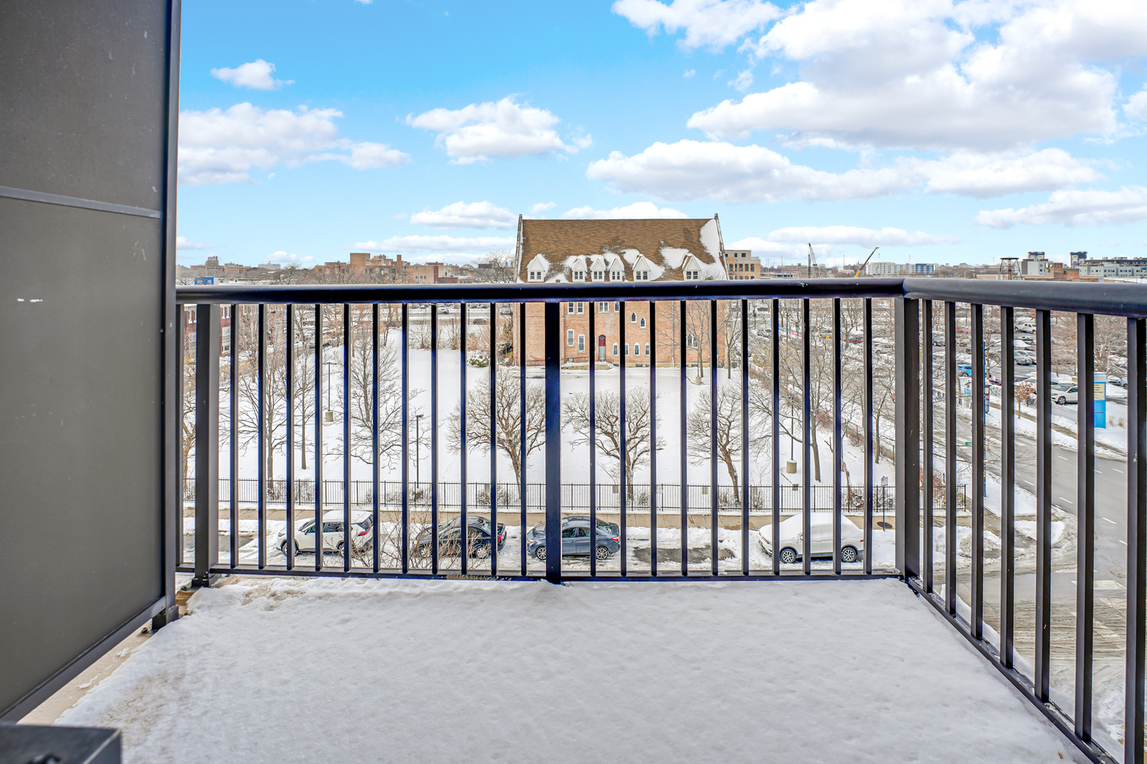 2605 S Indiana Avenue #402, Chicago, IL 60616