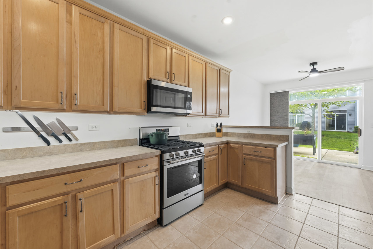 2890 Glacier Way #B, Wauconda, IL 60084
