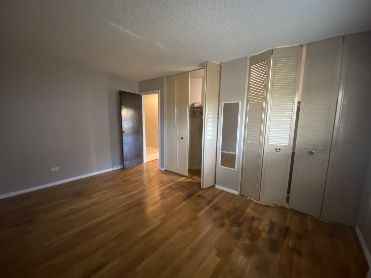 8994 Kennedy Drive #1B, Des Plaines, IL 60016