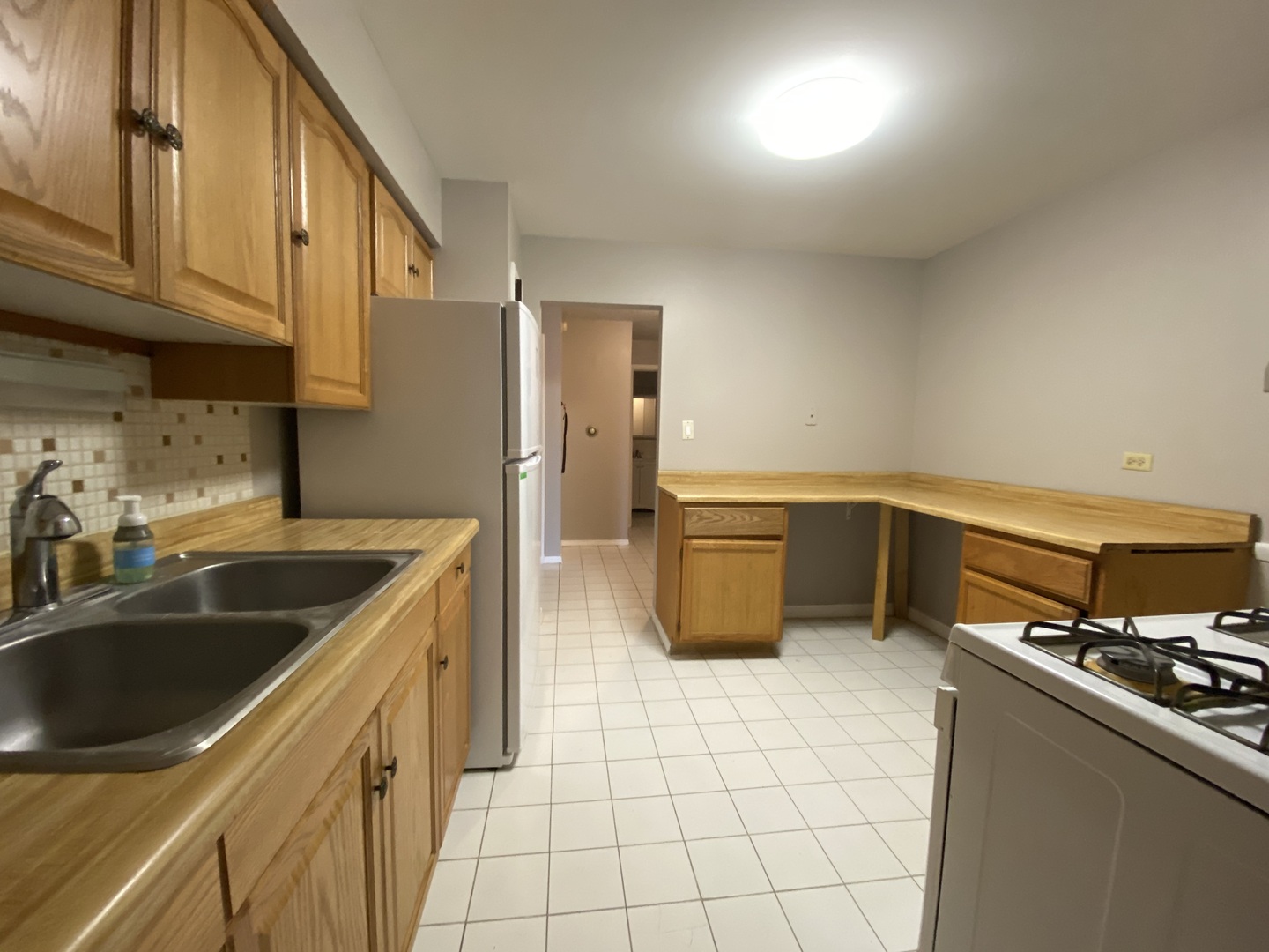 8994 Kennedy Drive #1B, Des Plaines, IL 60016