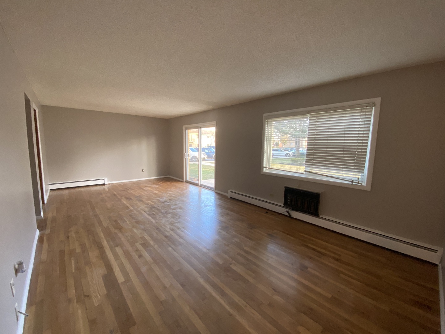 8994 Kennedy Drive #1B, Des Plaines, IL 60016