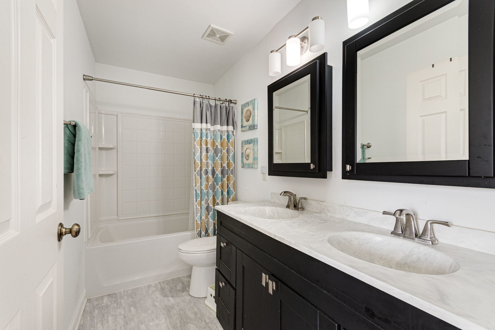 672 Edward Drive, Romeoville, IL 60446