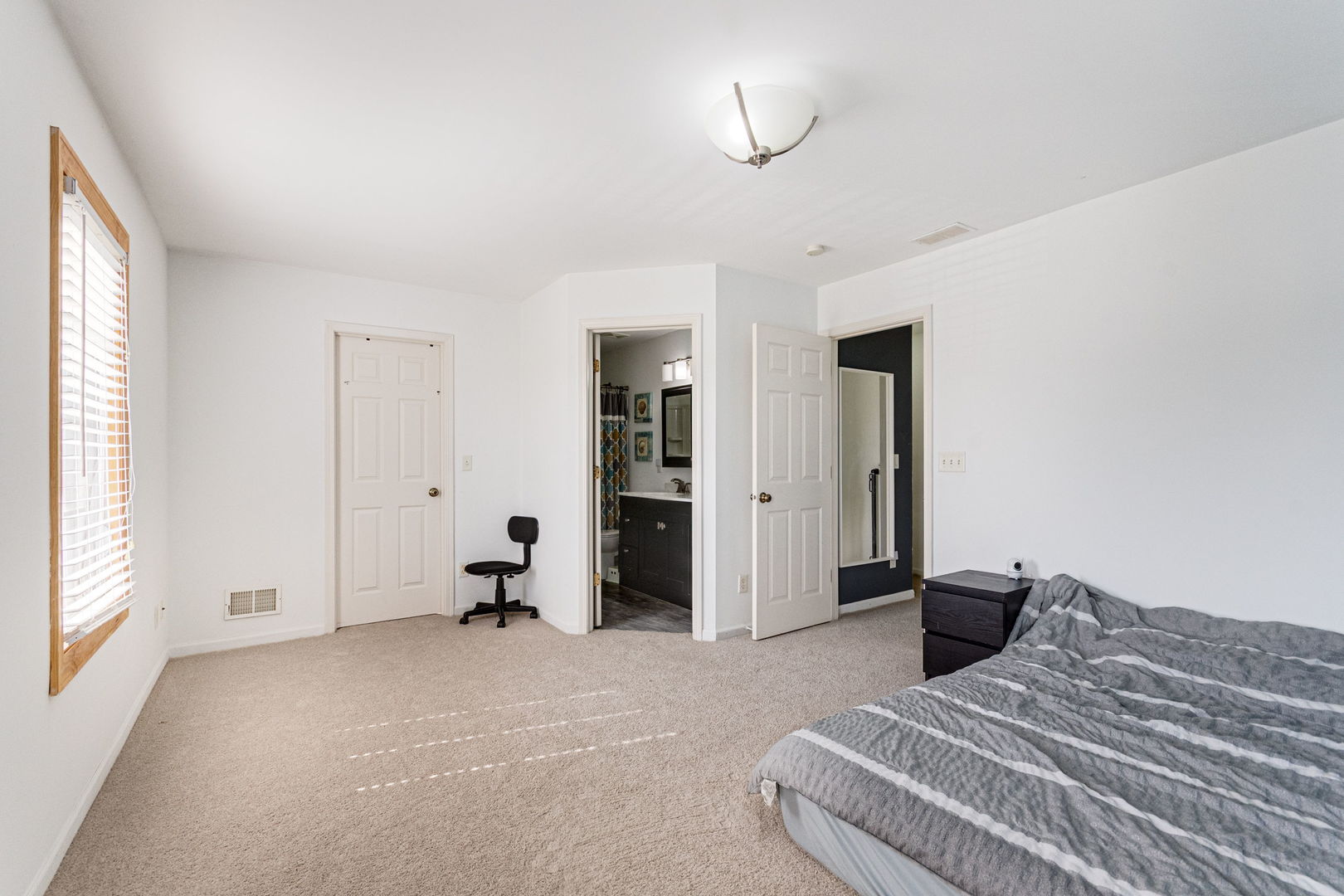 672 Edward Drive, Romeoville, IL 60446