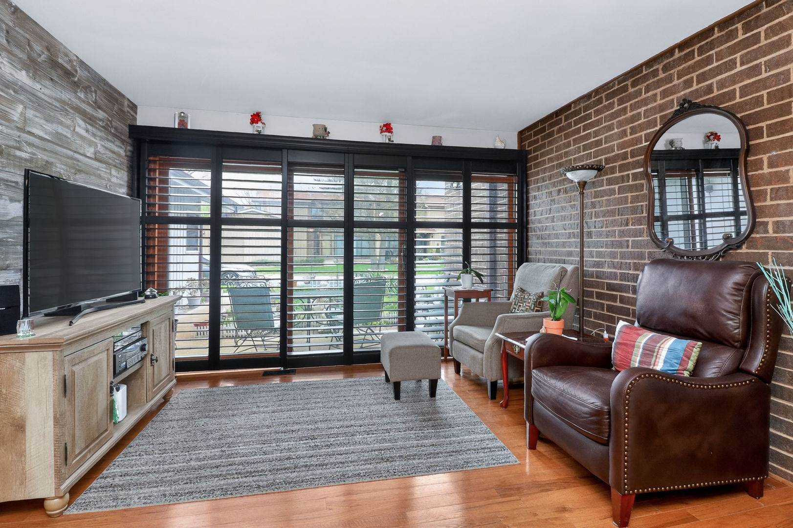 2S661 Marie Curie Lane, Warrenville, IL 60555