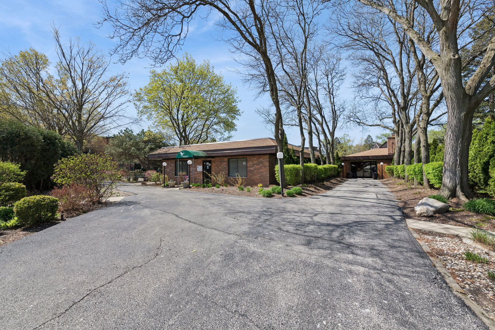 1126 S New Wilke Road #404, Arlington Heights, IL 60005