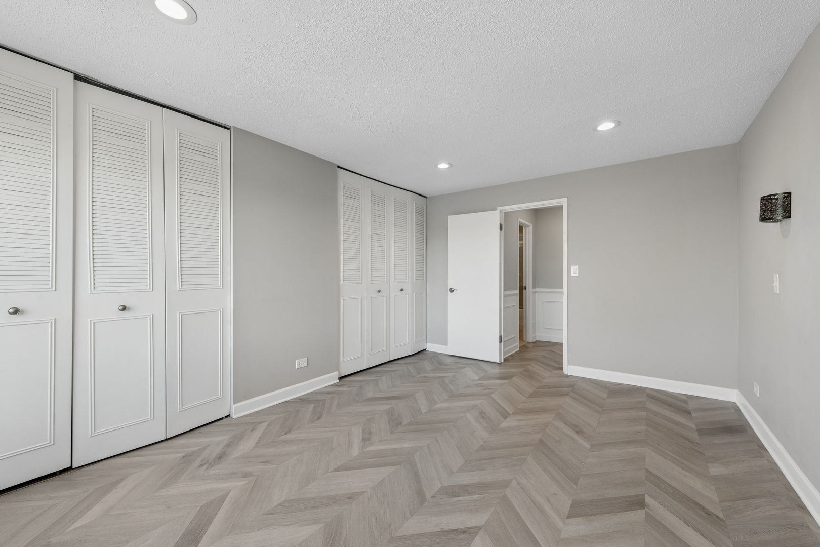 1126 S New Wilke Road #404, Arlington Heights, IL 60005