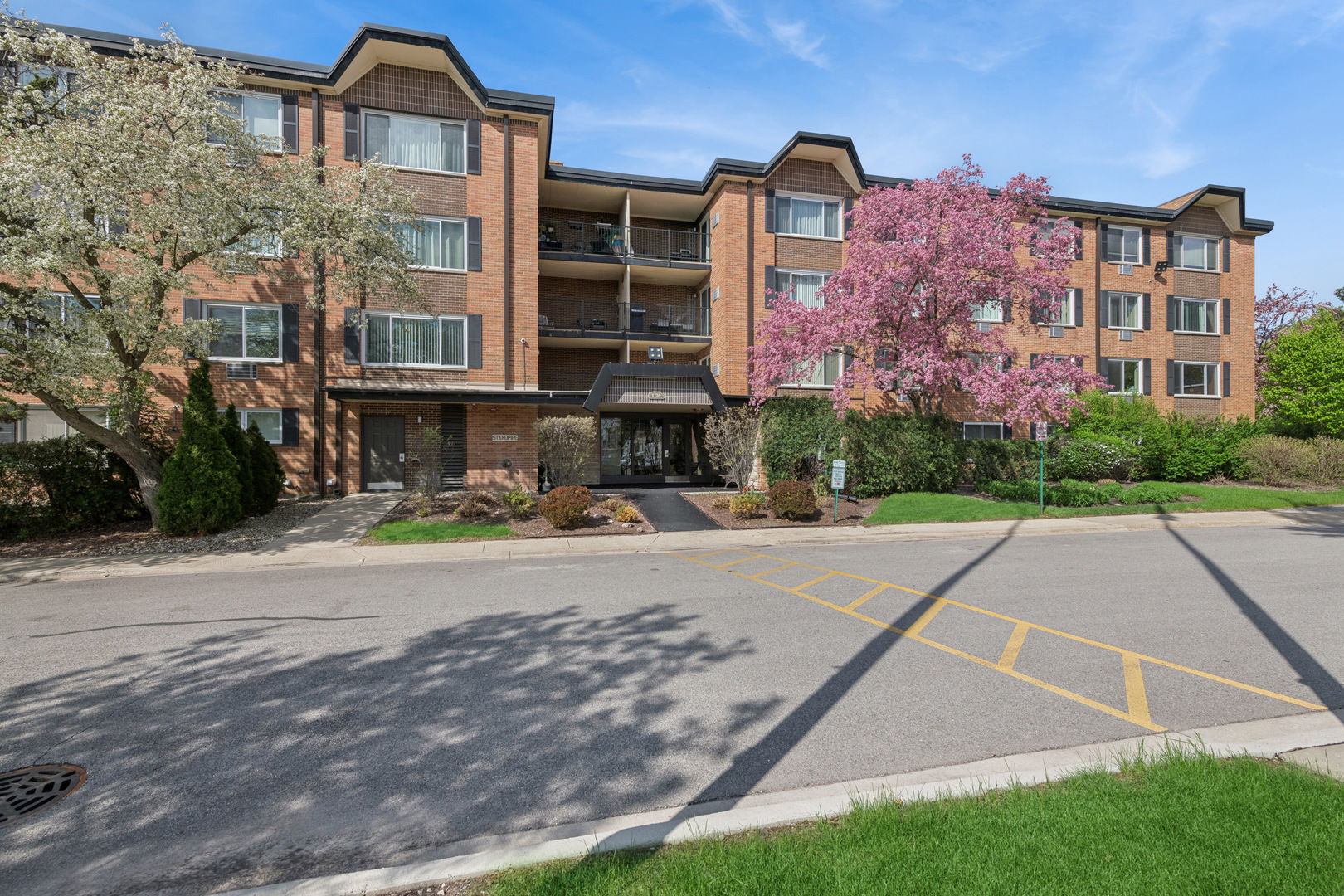 1126 S New Wilke Road #404, Arlington Heights, IL 60005