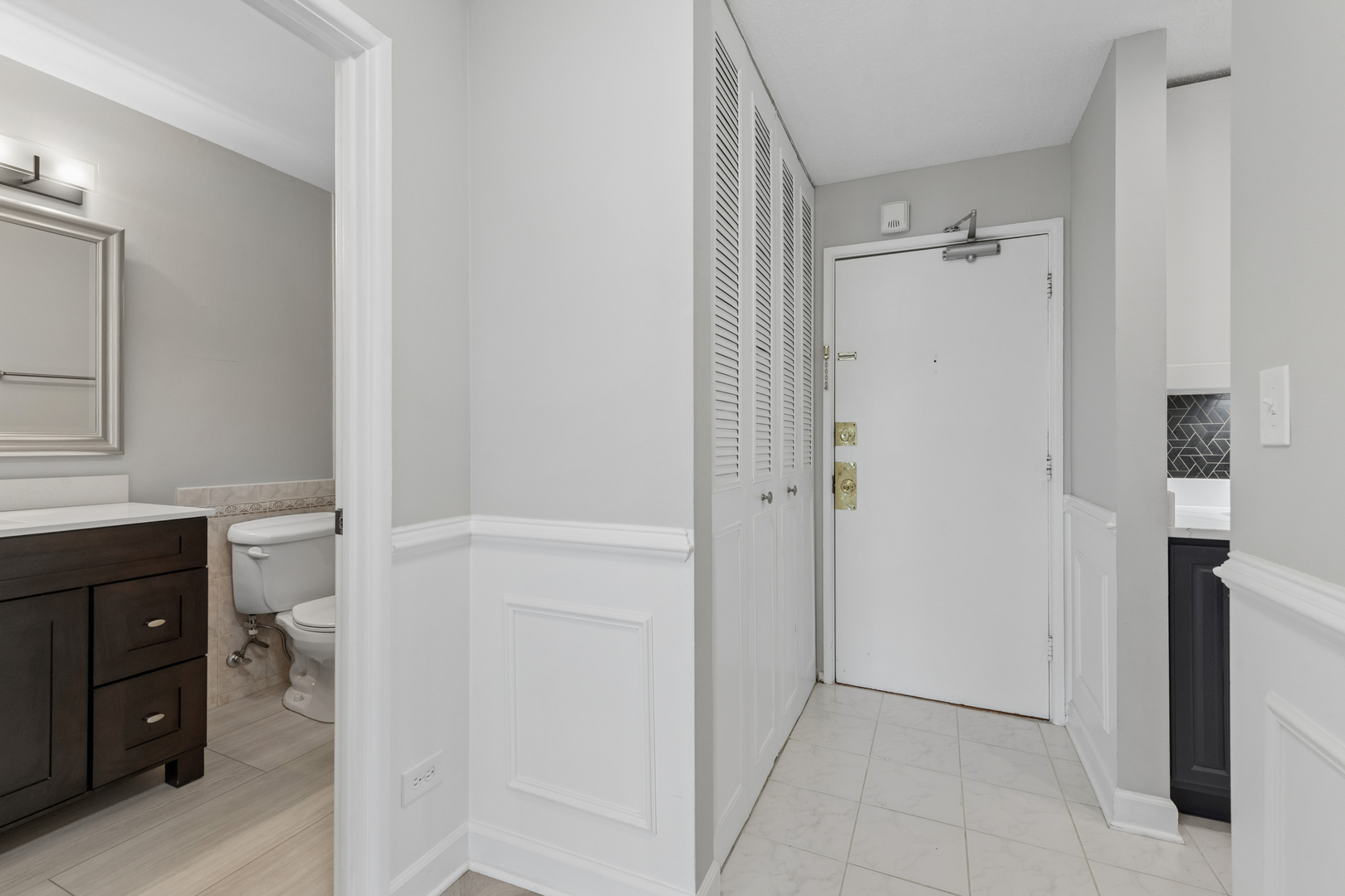 1126 S New Wilke Road #404, Arlington Heights, IL 60005