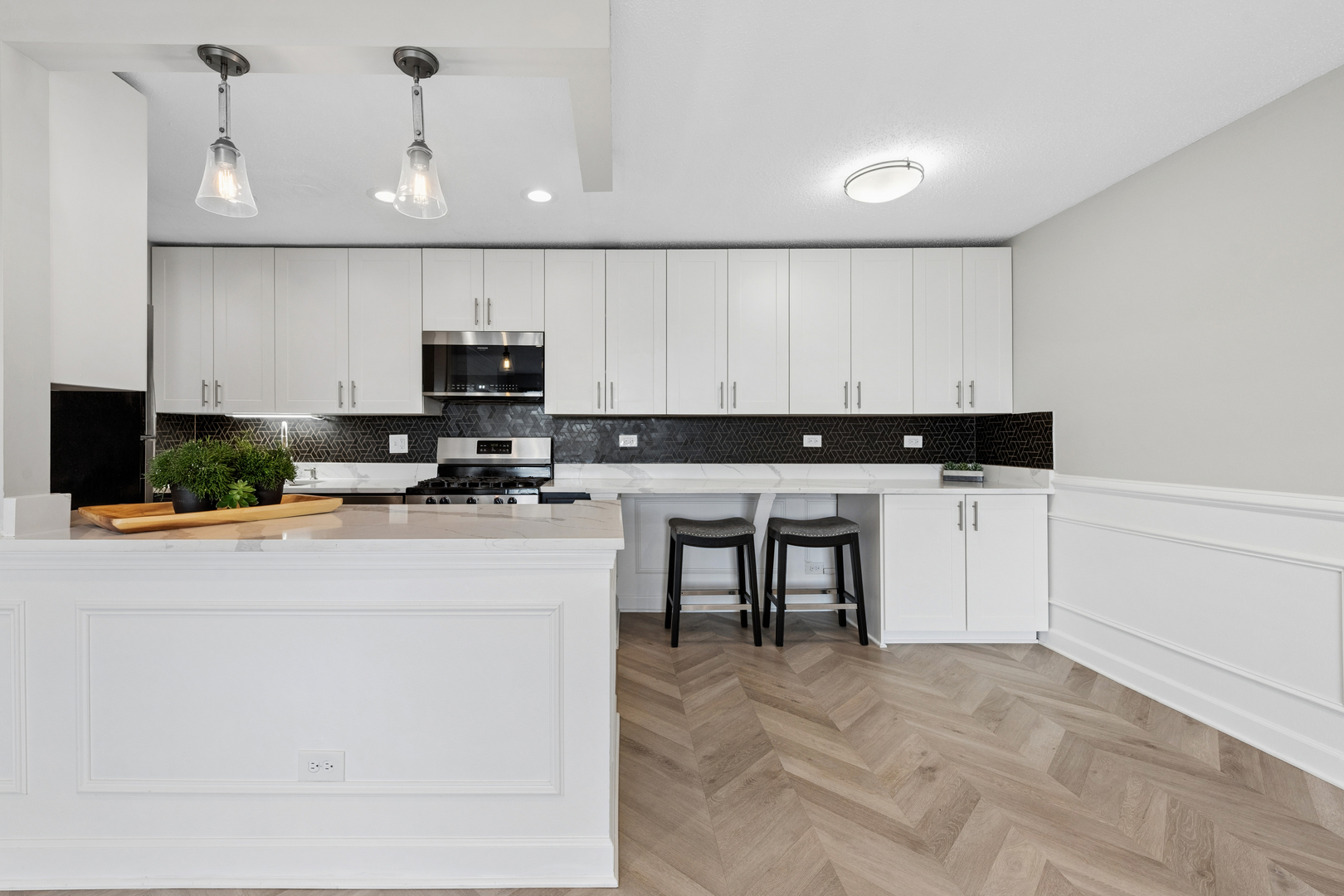 1126 S New Wilke Road #404, Arlington Heights, IL 60005