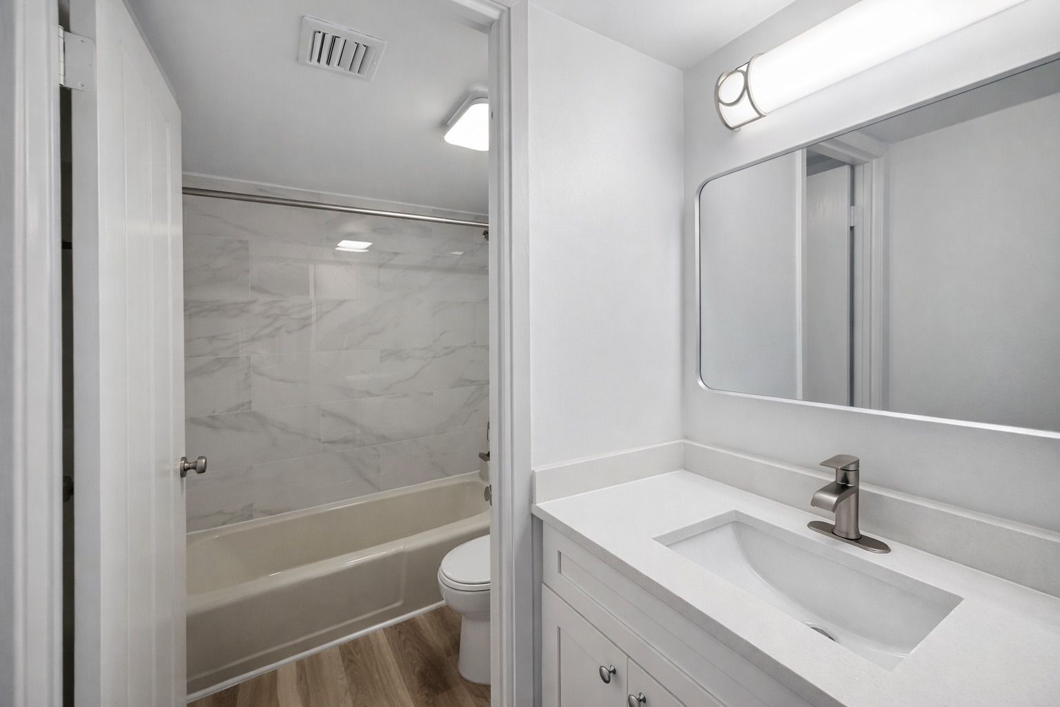 210 E Fountainview Lane #3A, Lombard, IL 60148