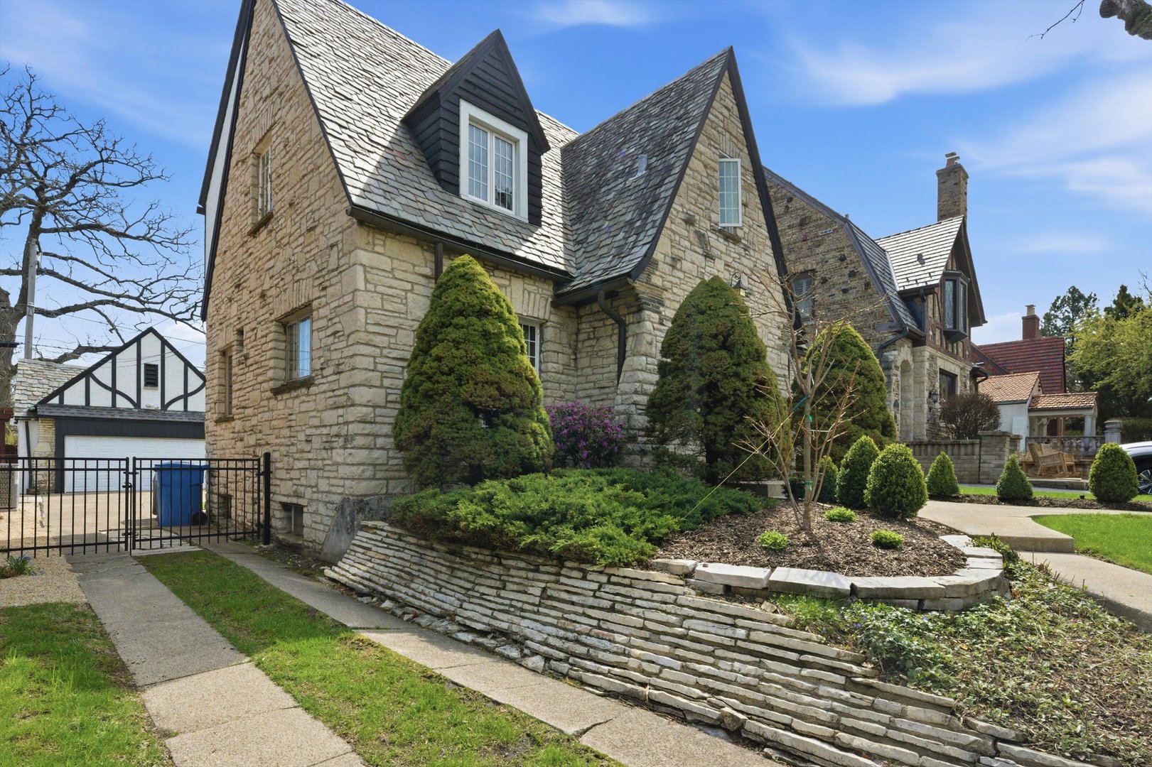 9011 S Leavitt Street, Chicago, IL 60643