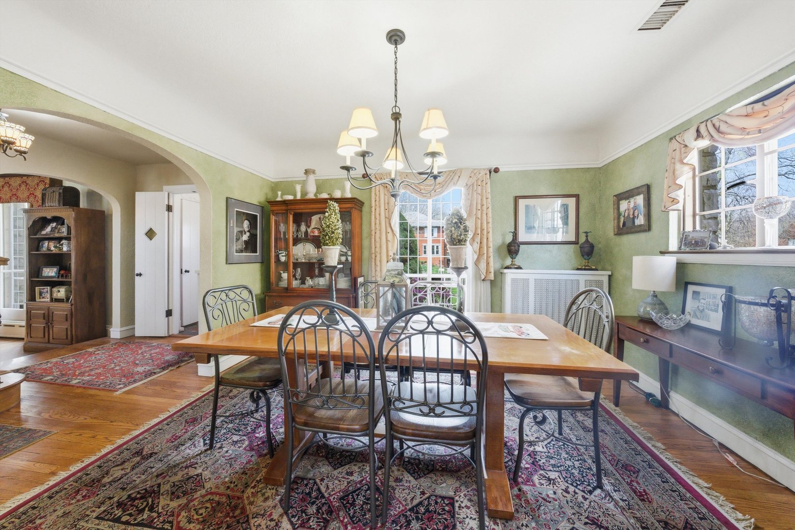 9011 S Leavitt Street, Chicago, IL 60643