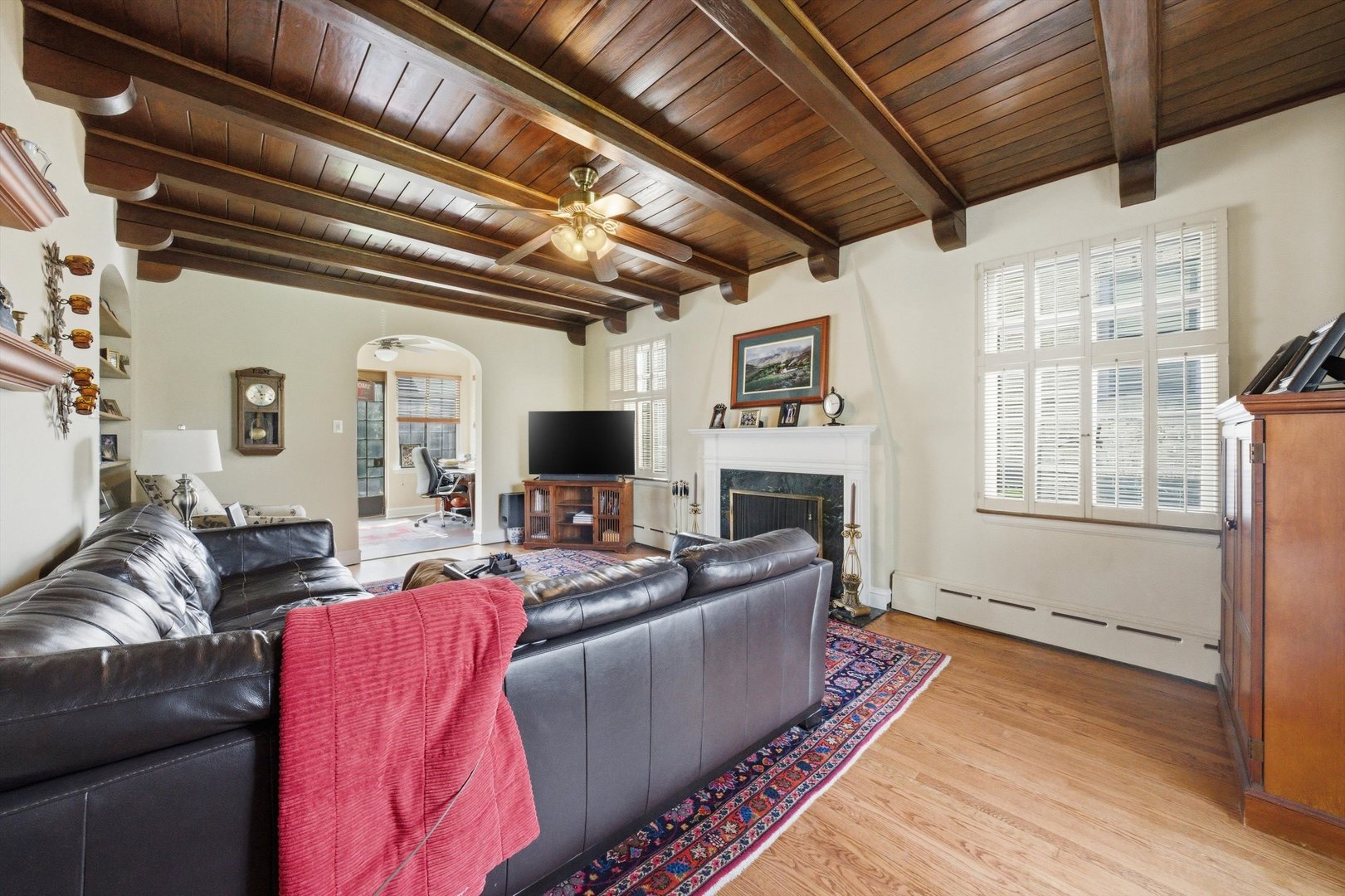 9011 S Leavitt Street, Chicago, IL 60643