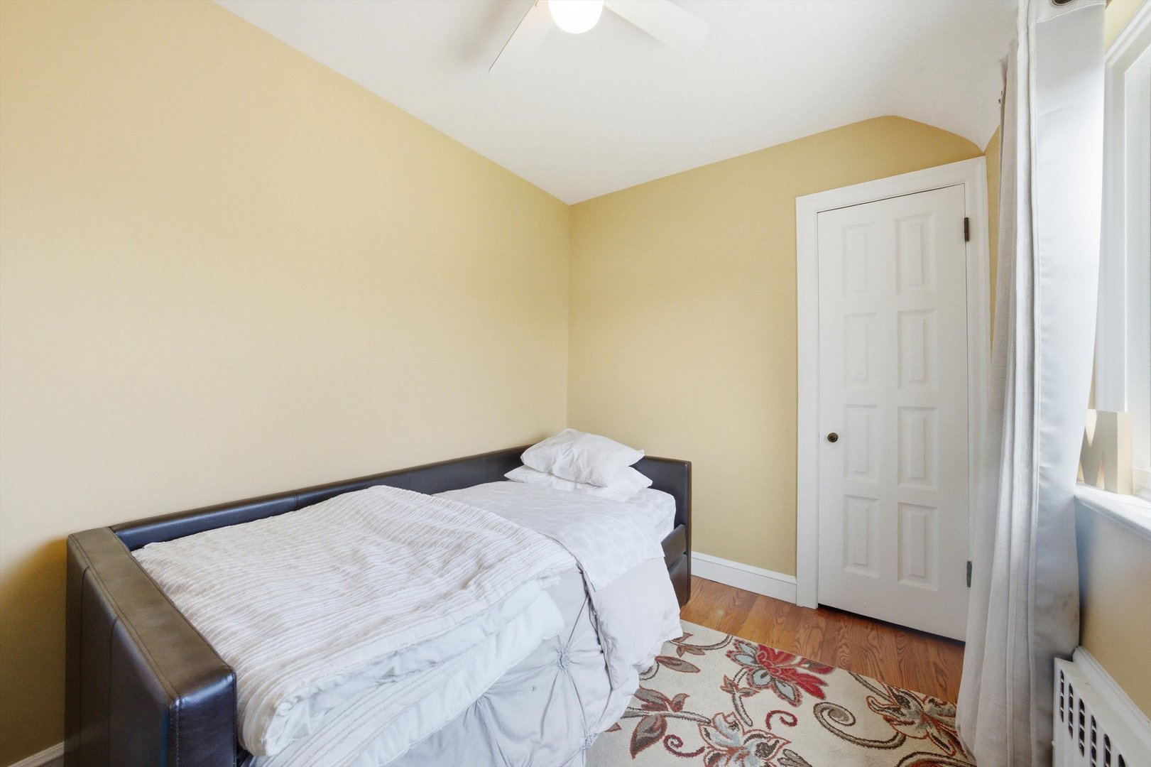 9011 S Leavitt Street, Chicago, IL 60643