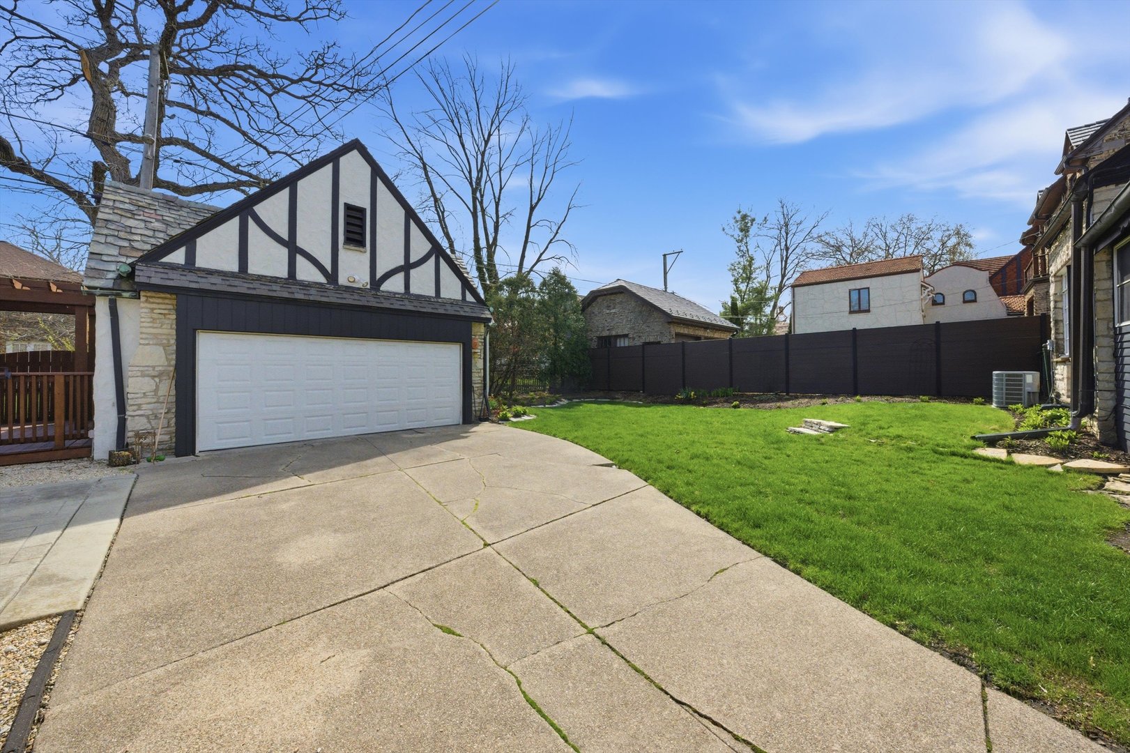 9011 S Leavitt Street, Chicago, IL 60643