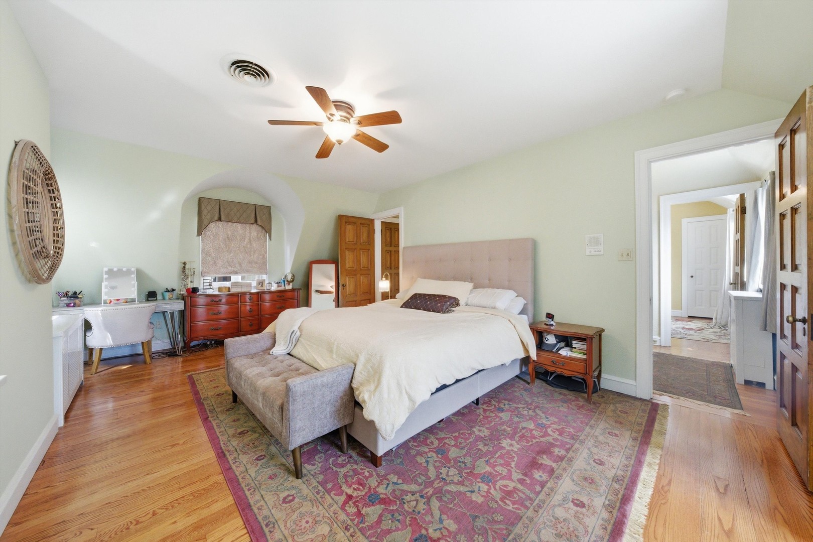 9011 S Leavitt Street, Chicago, IL 60643