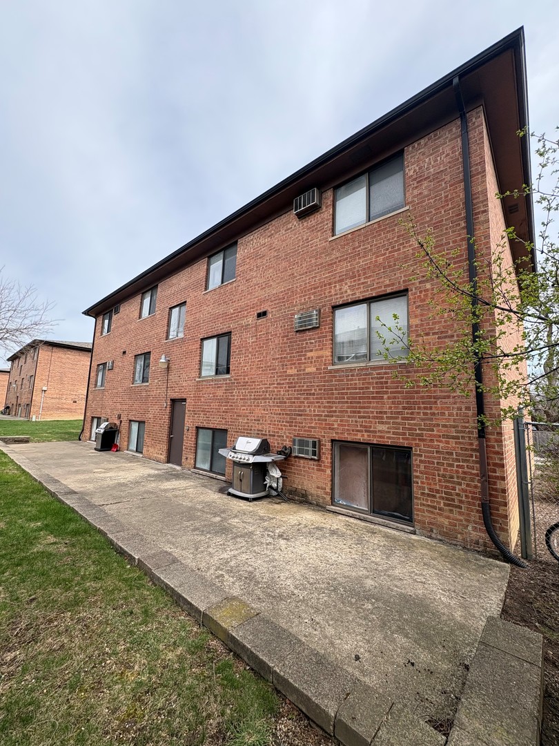 812-820 Perry Drive, Mundelein, IL 60060