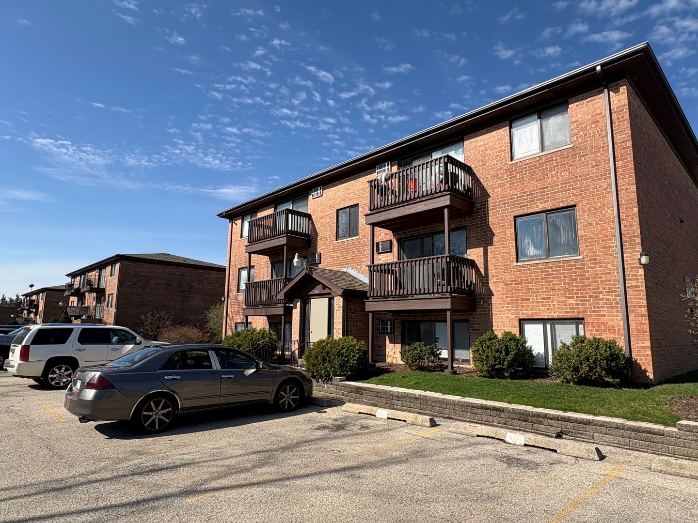 812-820 Perry Drive, Mundelein, IL 60060